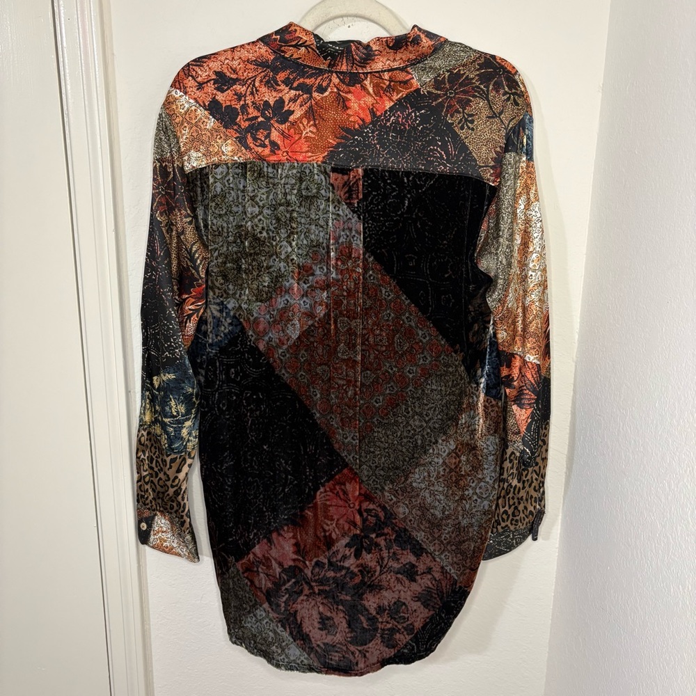 Johnny Was Cheetah Mabel Silk Printed Blouse with Velvet Back size small - Picture 7 of 14